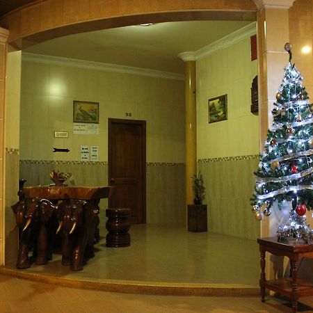 Lucky 1 Guesthouse Phnom Penh Bagian luar foto