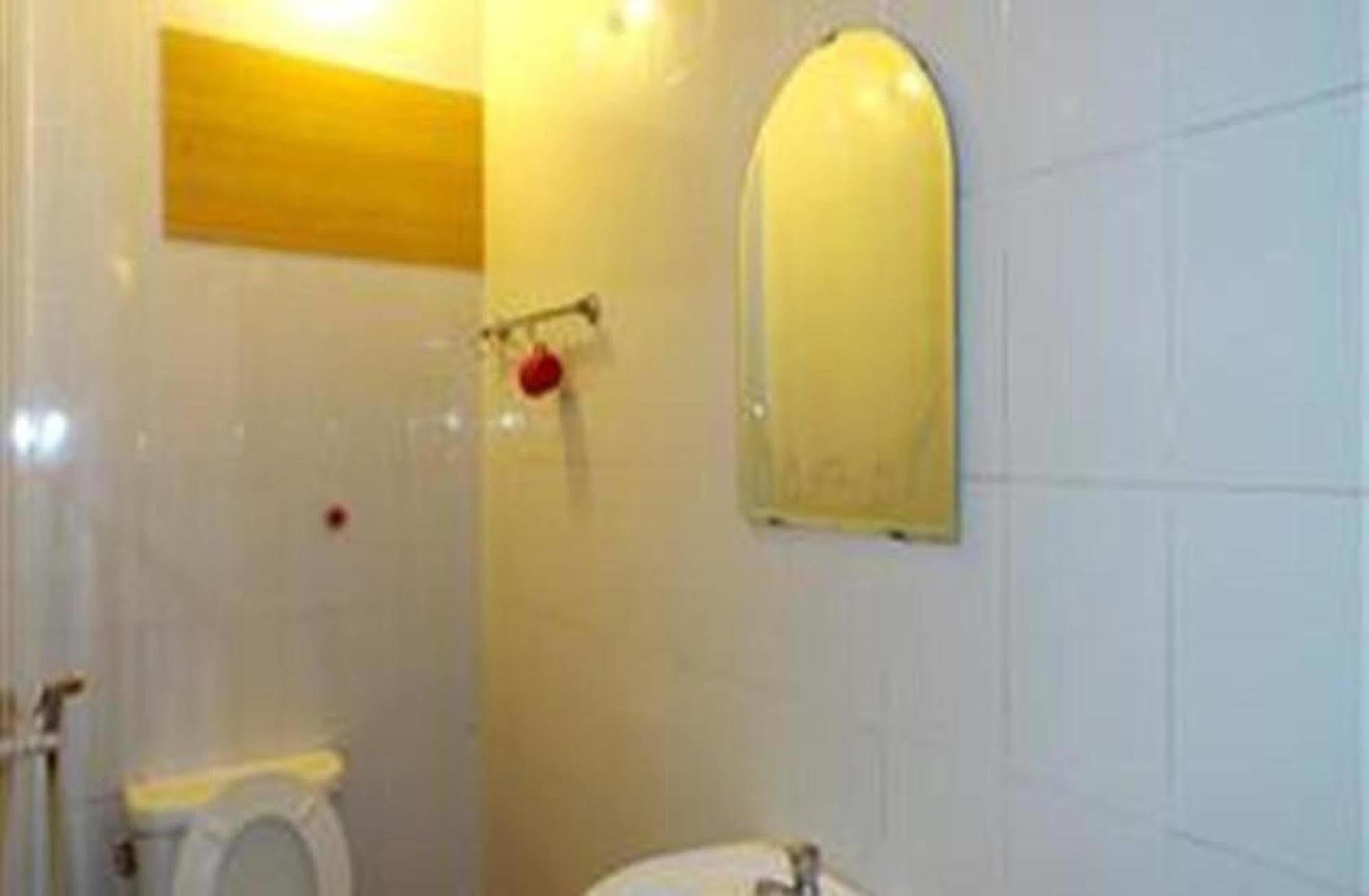Lucky 1 Guesthouse Phnom Penh Bagian luar foto