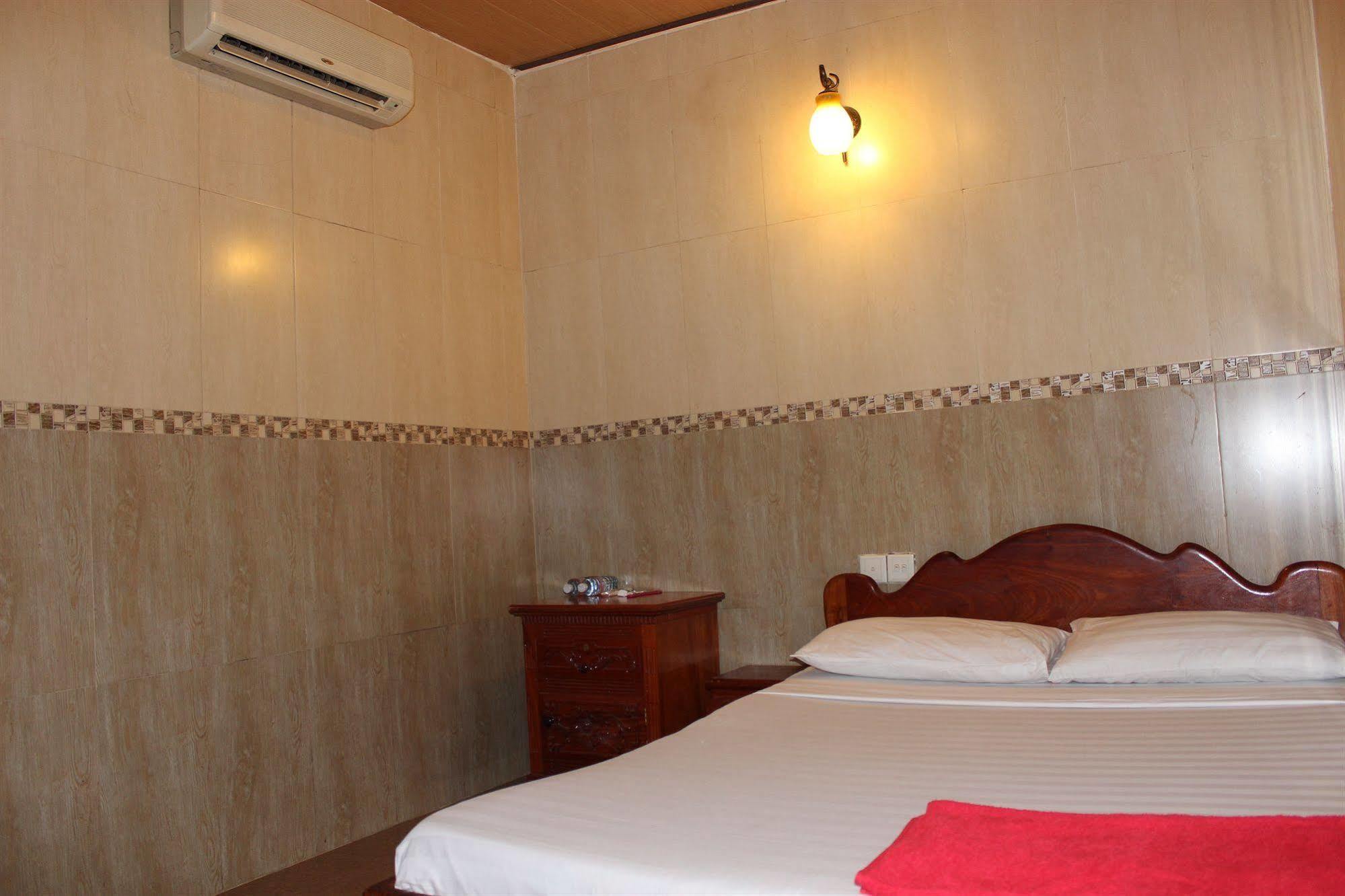 Lucky 1 Guesthouse Phnom Penh Bagian luar foto