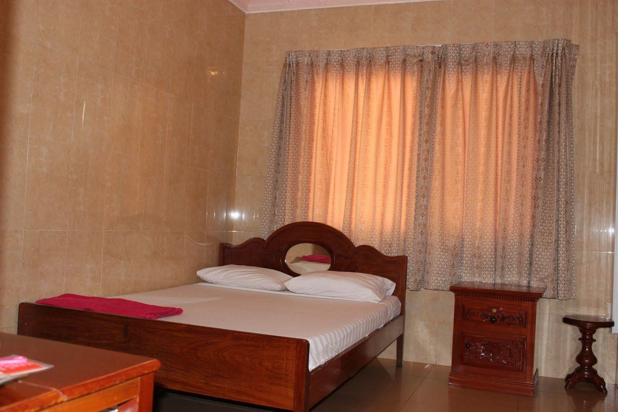 Lucky 1 Guesthouse Phnom Penh Bagian luar foto